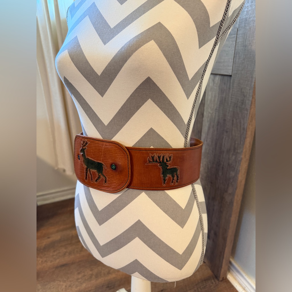 Vintage Leather Wildlife Belt Folk Art Boho Rustic Animal Inlay Cinch Waist Belt